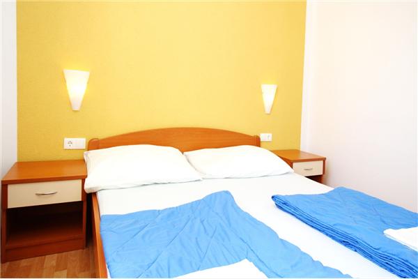 Apartment A7, for 6 persons