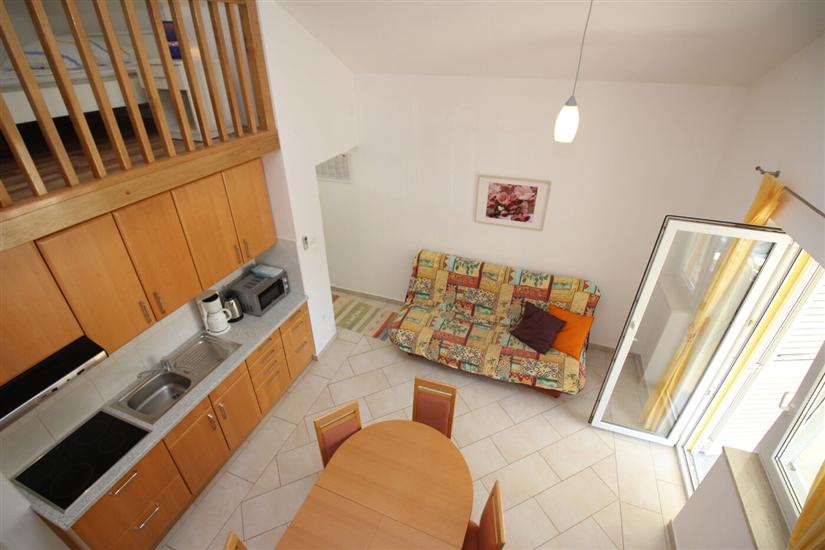 Apartment A7, for 6 persons
