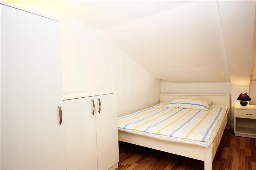 Apartment A7, for 6 persons
