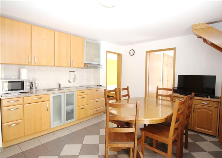 Apartment A11, for 6 persons