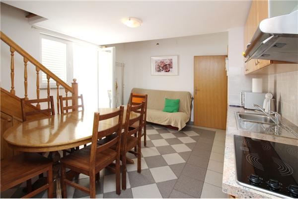 Apartment A11, for 6 persons