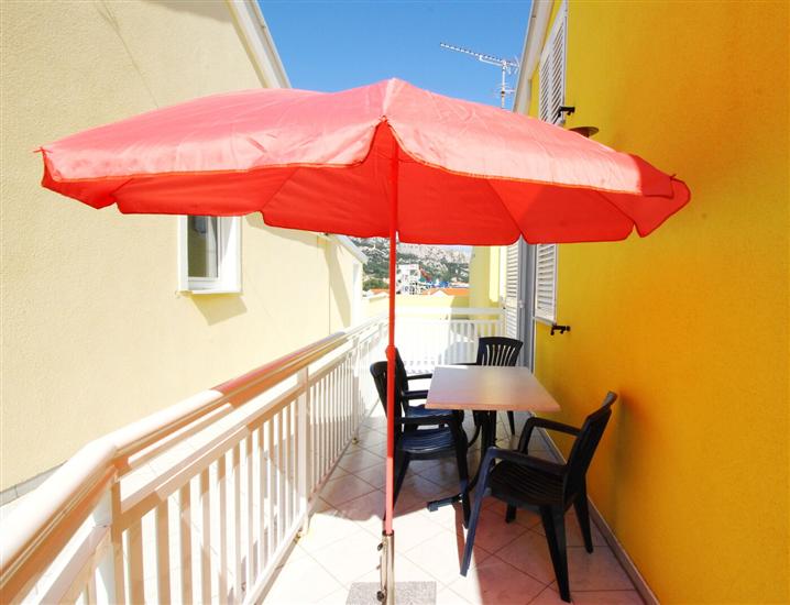 Apartment A11, for 6 persons