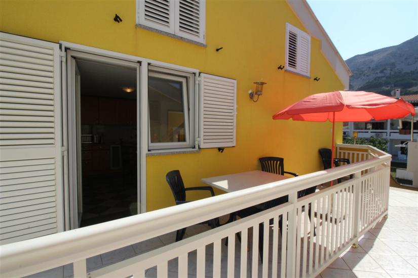 Apartment A11, for 6 persons