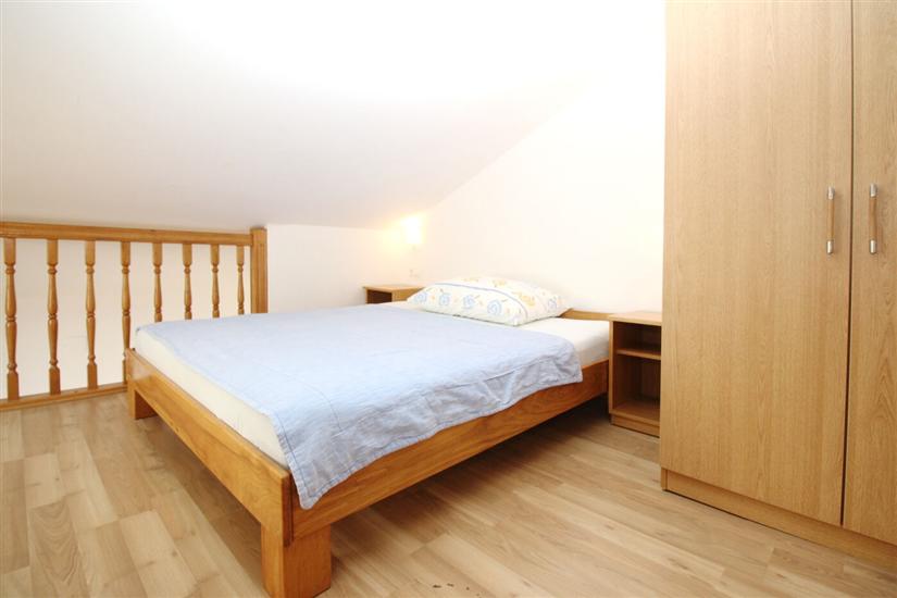 Apartment A11, for 6 persons