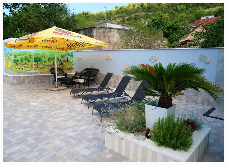 House Luketini dvori