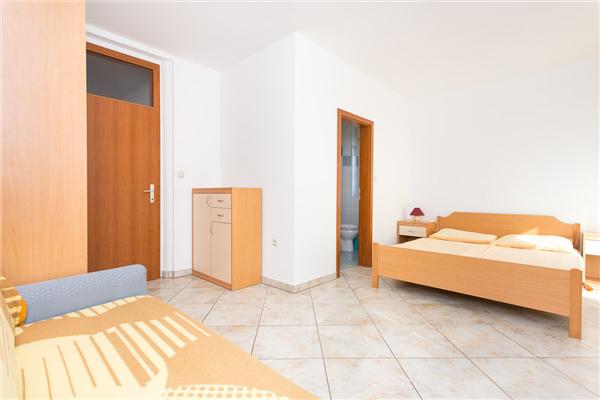 Apartment A2, for 5 persons