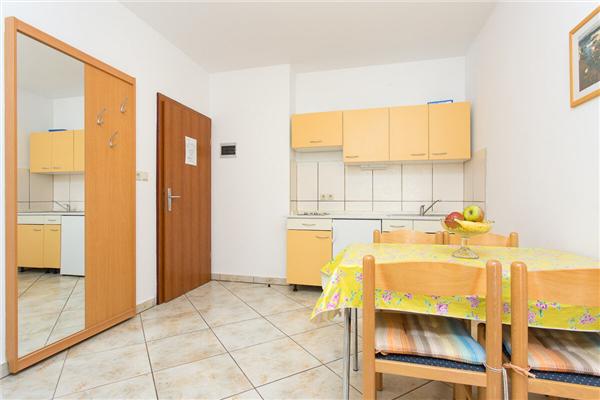 Apartment A2, for 5 persons