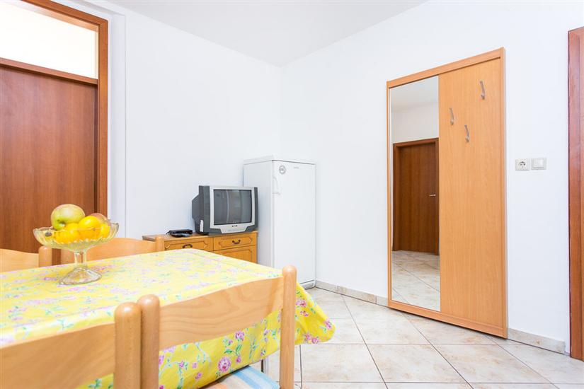 Apartment A2, for 5 persons