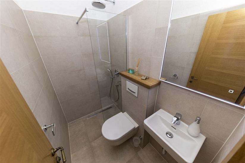 Apartment K1, for 6 persons