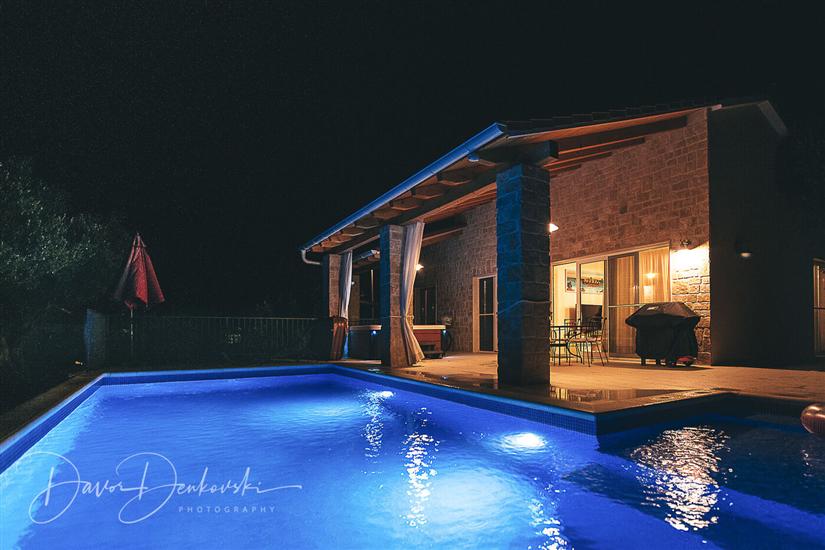 Villa Island Villa Adriana in olive garden