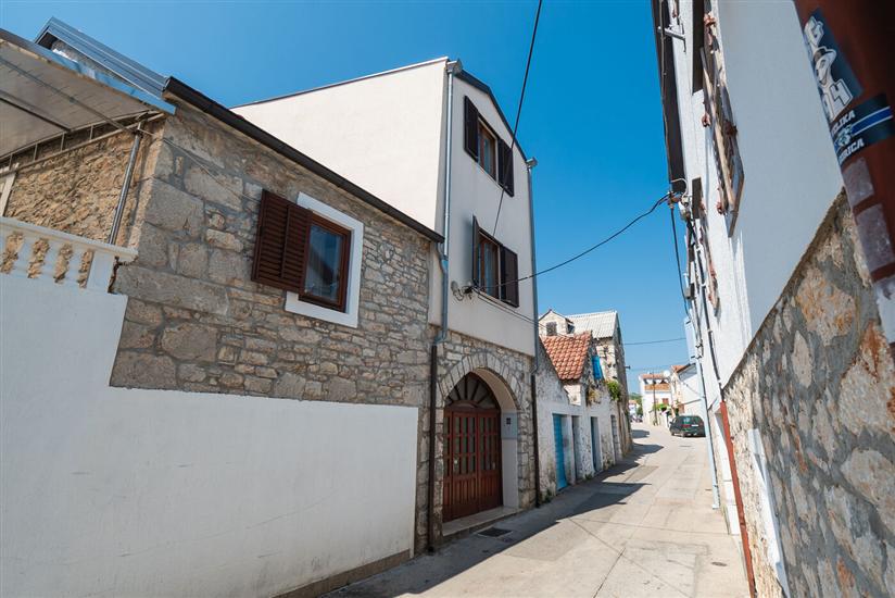 House Brunac with parking