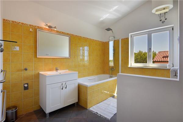 House K1, for 8 persons