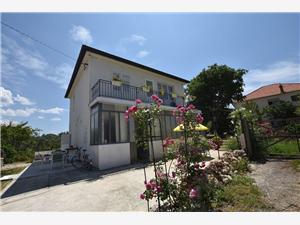 House Periska Mrljane, Size 150.00 m2, Airline distance to the sea 200 m, Airline distance to town centre 250 m