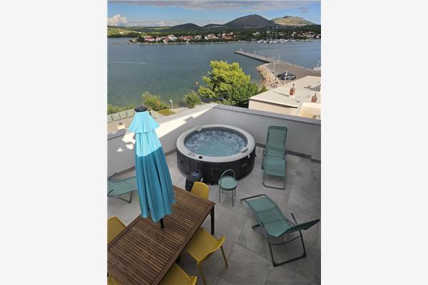 Apartment A4, for 6 persons