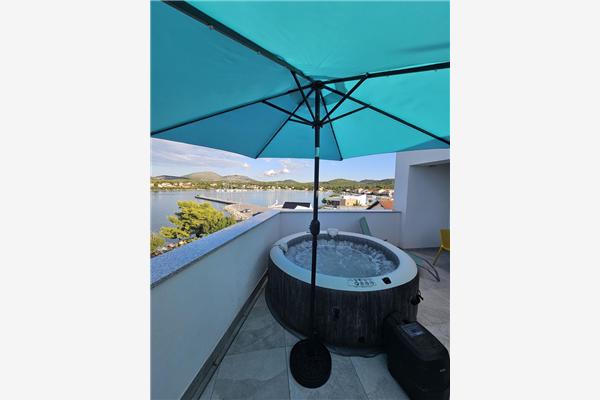 Apartment A4, for 6 persons