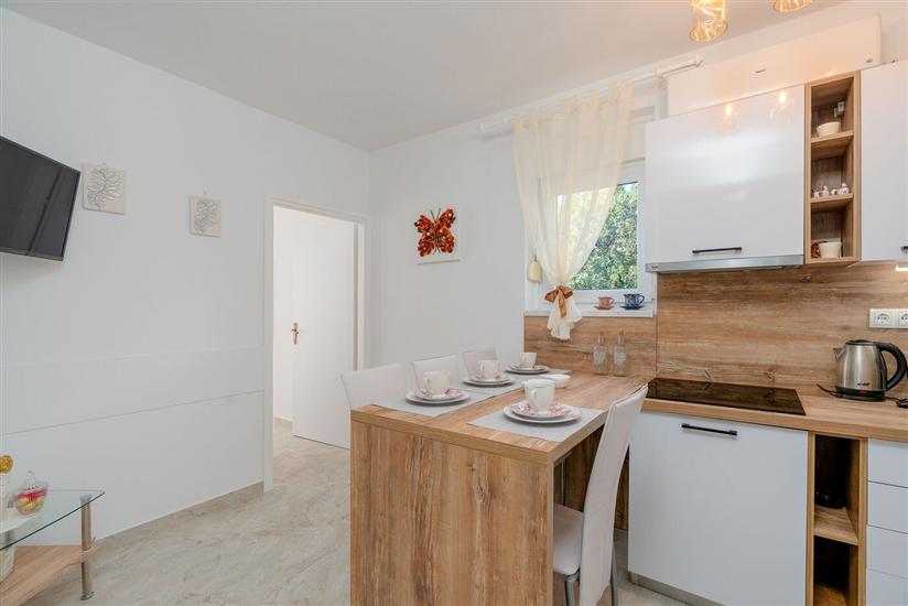 Apartment A2, for 5 persons