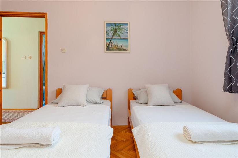 Apartment A1, for 6 persons