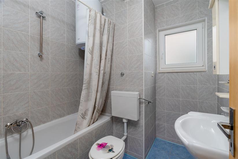 Apartment A1, for 6 persons