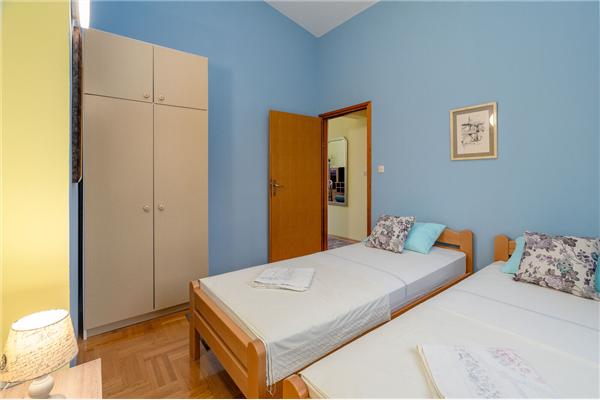 Apartment A2, for 6 persons
