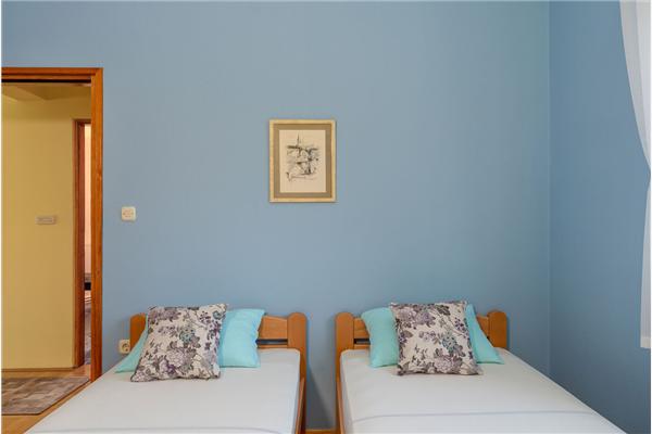 Apartment A2, for 6 persons