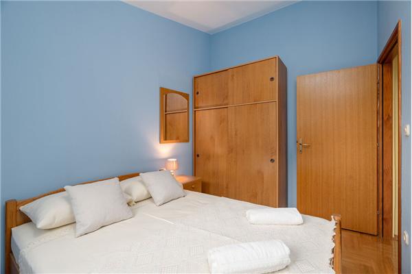 Apartment A2, for 6 persons