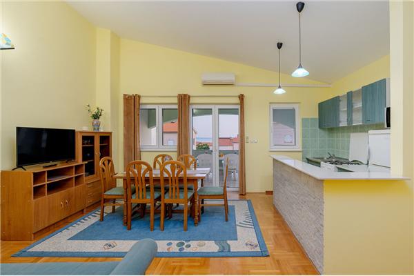 Apartment A2, for 6 persons