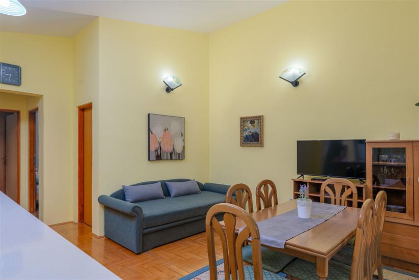 Apartment A2, for 6 persons