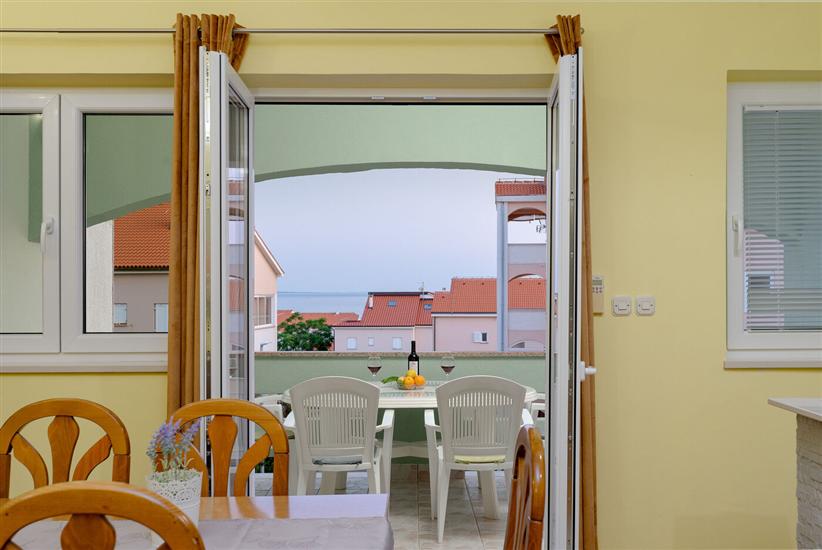 Apartment A2, for 6 persons