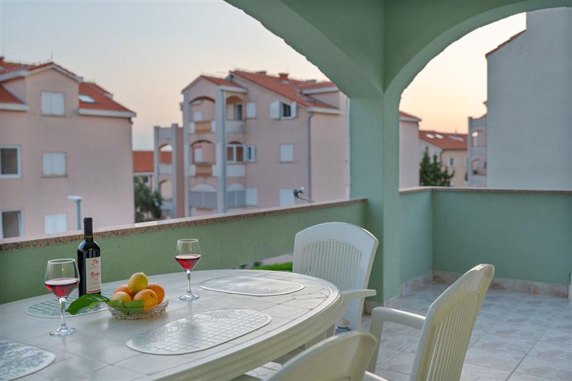 Apartment A2, for 6 persons