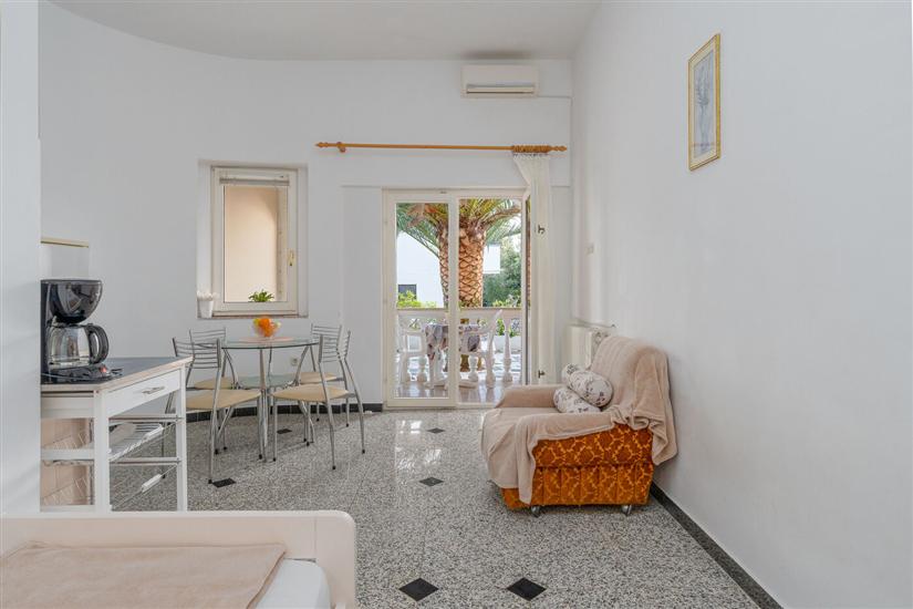 Apartment A7, for 3 persons