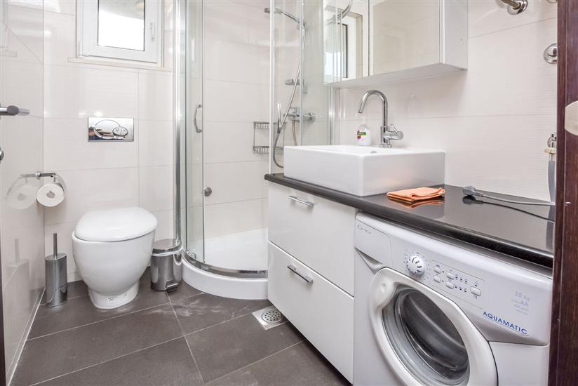 Apartment A1, for 6 persons