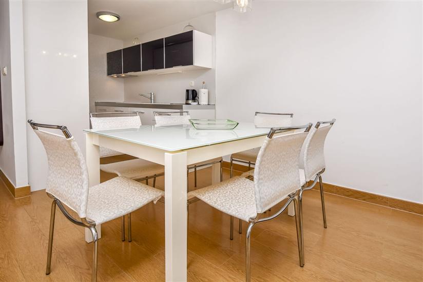 Apartment A1, for 6 persons