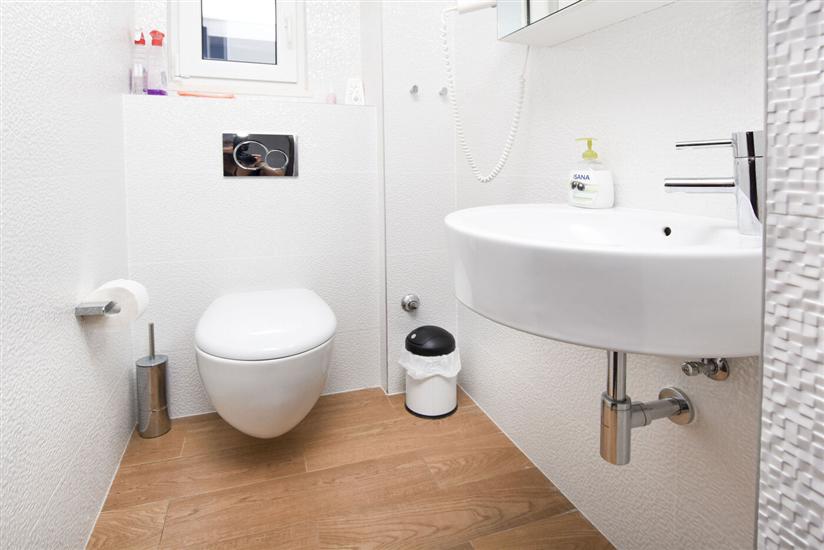 Apartment A2, for 6 persons