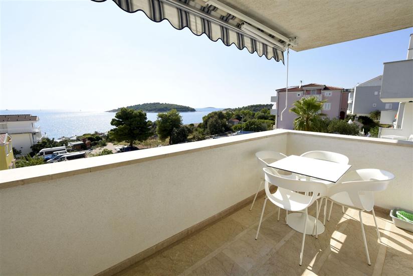 Apartment A2, for 6 persons