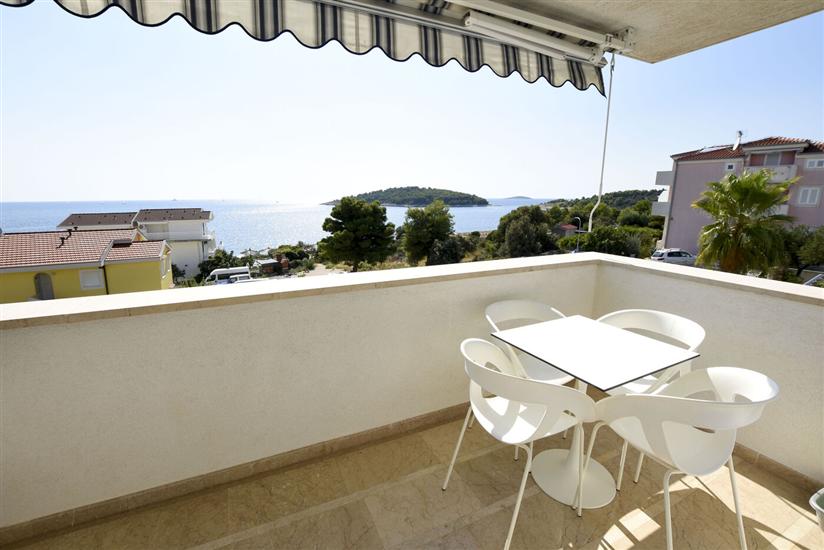 Apartment A2, for 6 persons