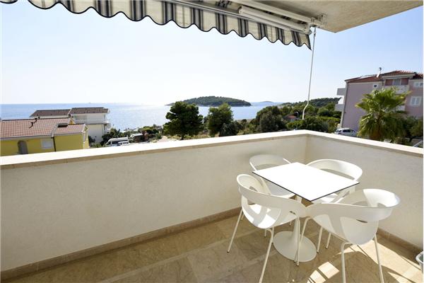 Apartment A2, for 6 persons