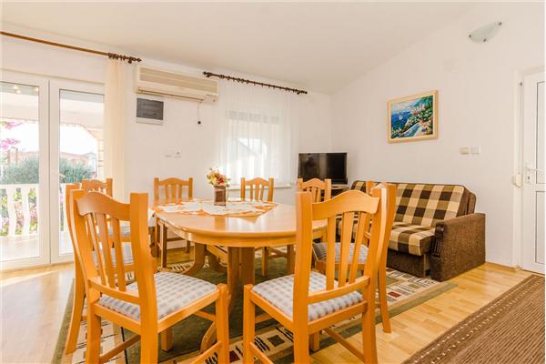 Apartment A1, for 8 persons