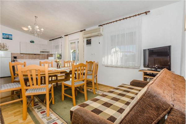 Apartment A1, for 8 persons