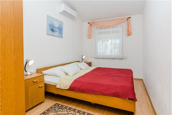 Apartment A1, for 8 persons