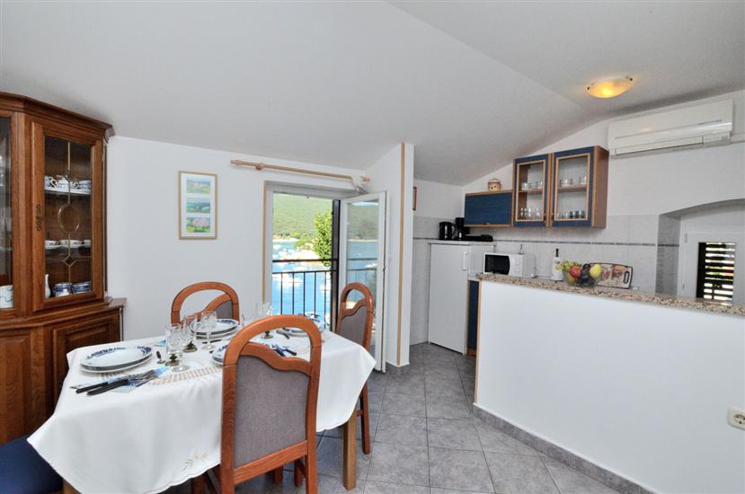 Apartment A2, for 5 persons