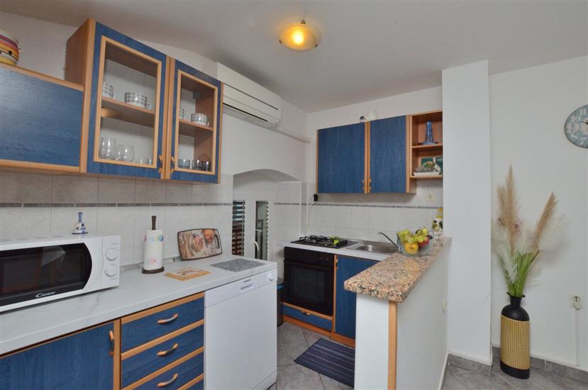Apartment A2, for 5 persons