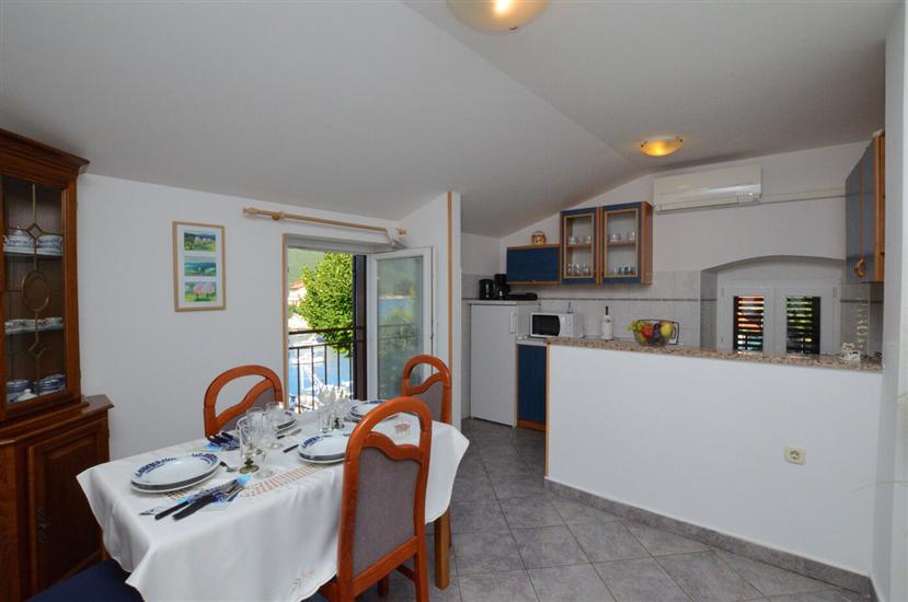 Apartment A2, for 5 persons
