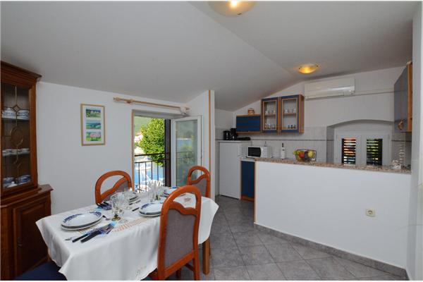 Apartment A2, for 5 persons