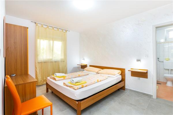 Apartment A1, for 8 persons