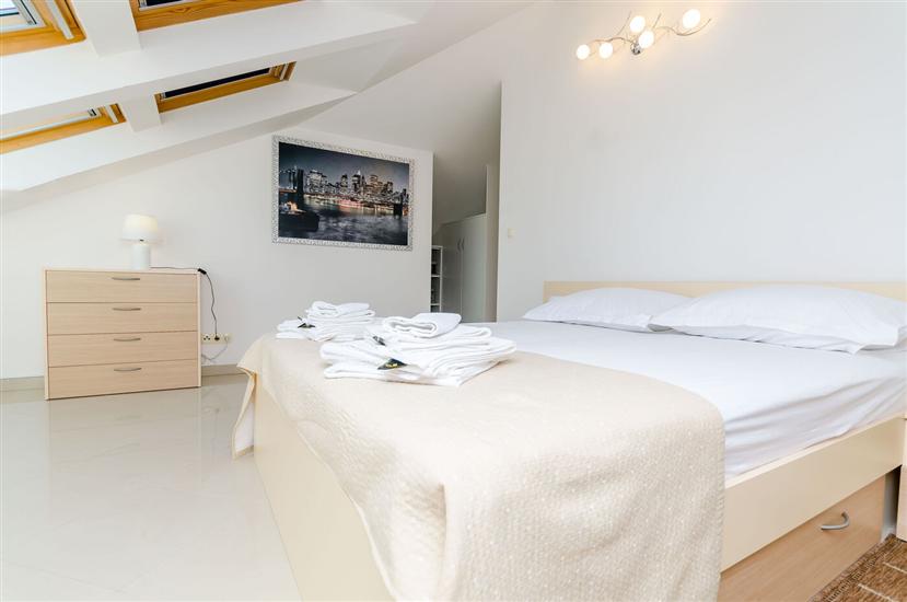 Apartment A2, for 6 persons