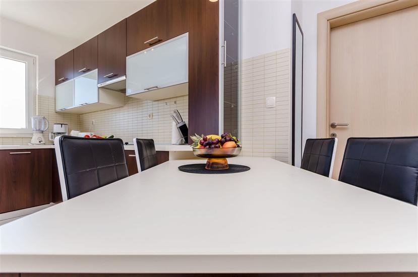 Apartment A2, for 6 persons