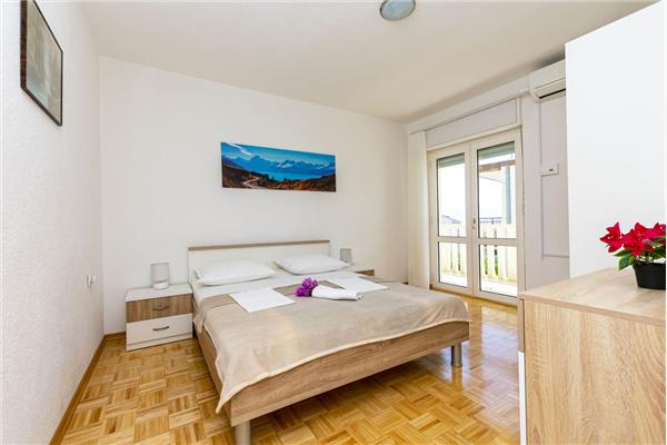 Apartment A1, for 6 persons