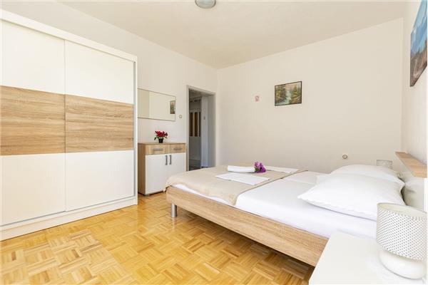 Apartment A1, for 6 persons