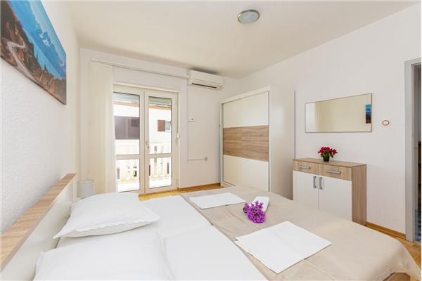 Apartment A1, for 6 persons