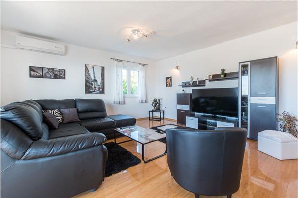 Apartment A1, for 5 persons